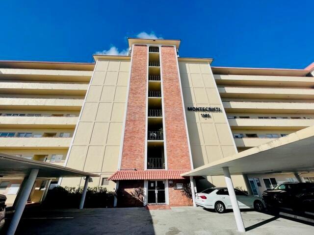 1101 Crystal Lake Drive 604