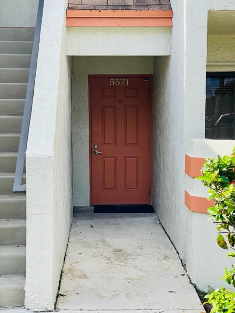 5571 Courtyard Drive