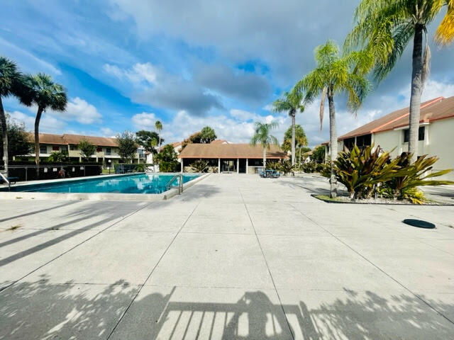 5571 Courtyard Drive