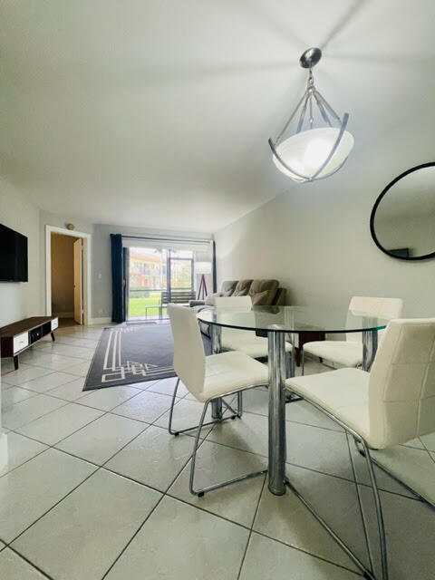 5571 Courtyard Drive