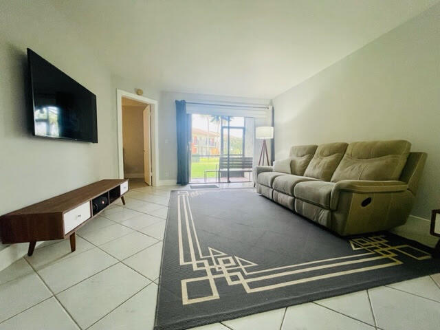 5571 Courtyard Drive