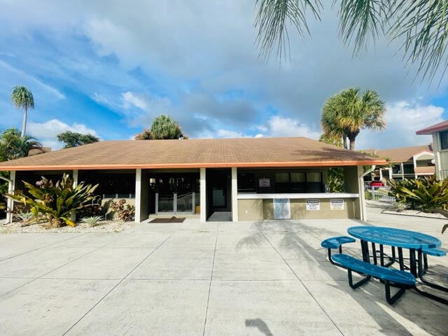 5571 Courtyard Drive
