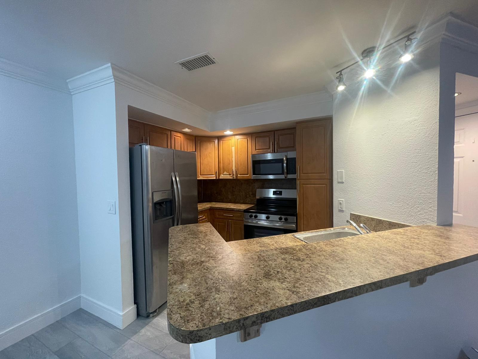 3410 Pinewalk Drive N 811