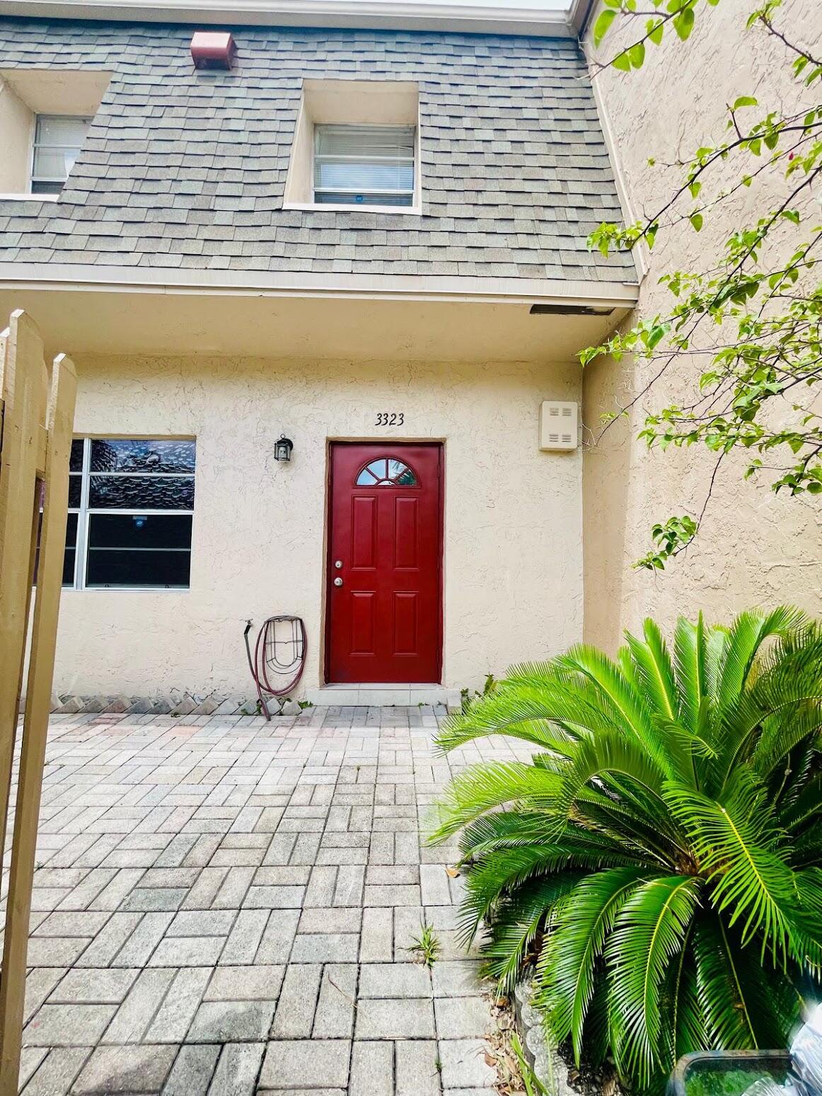 3323 Mallard Close
