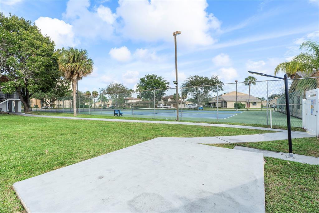 3323 Mallard Close