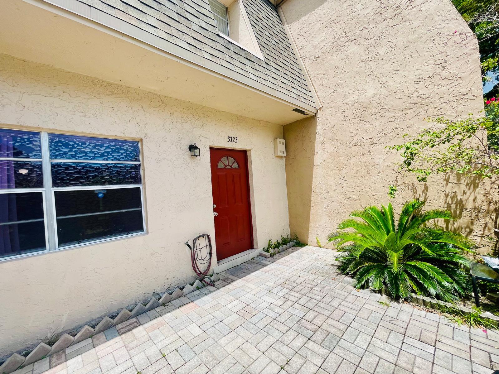 3323 Mallard Close