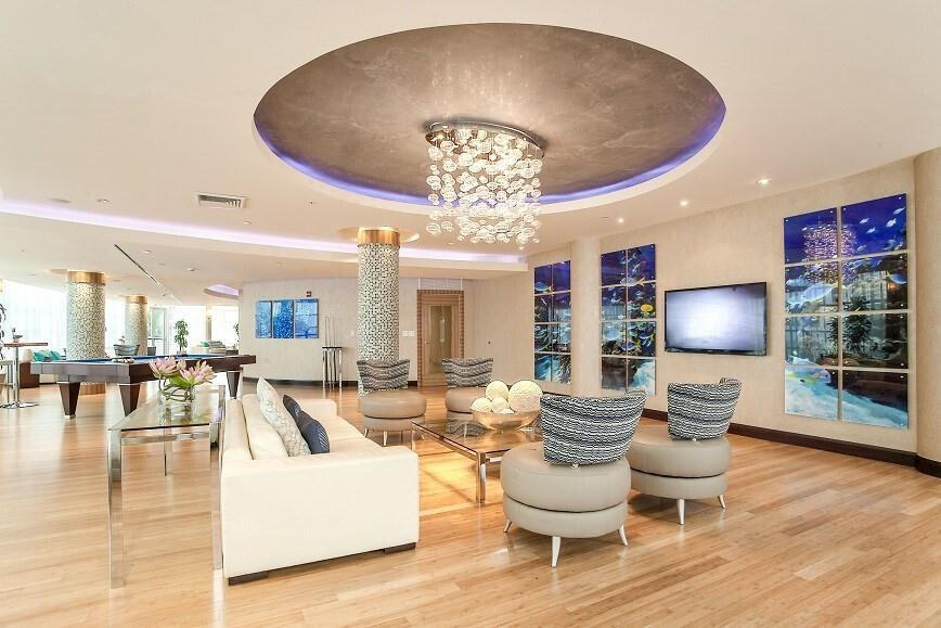 253 NE 2nd Street 2710