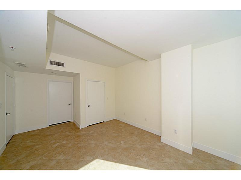 253 NE 2nd Street 2710