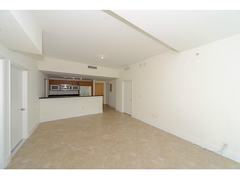 253 NE 2nd Street 2710