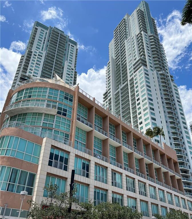 253 NE 2nd Street 2710