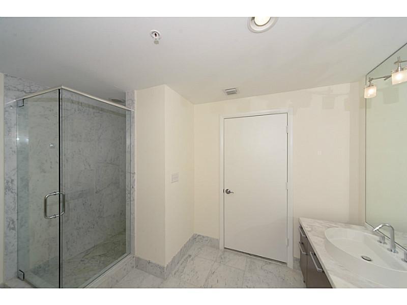 253 NE 2nd Street 2710
