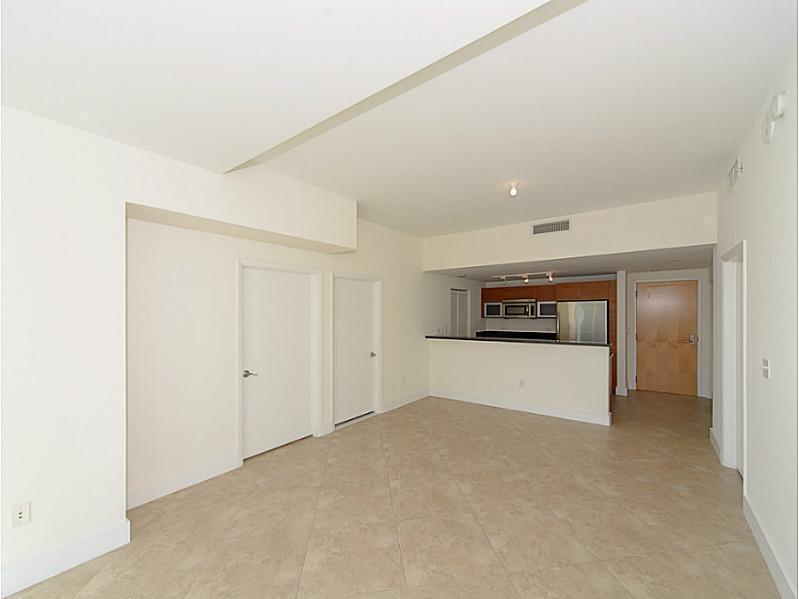 253 NE 2nd Street 2710