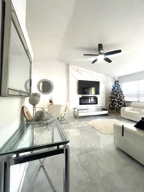 509 NW 43rd Place