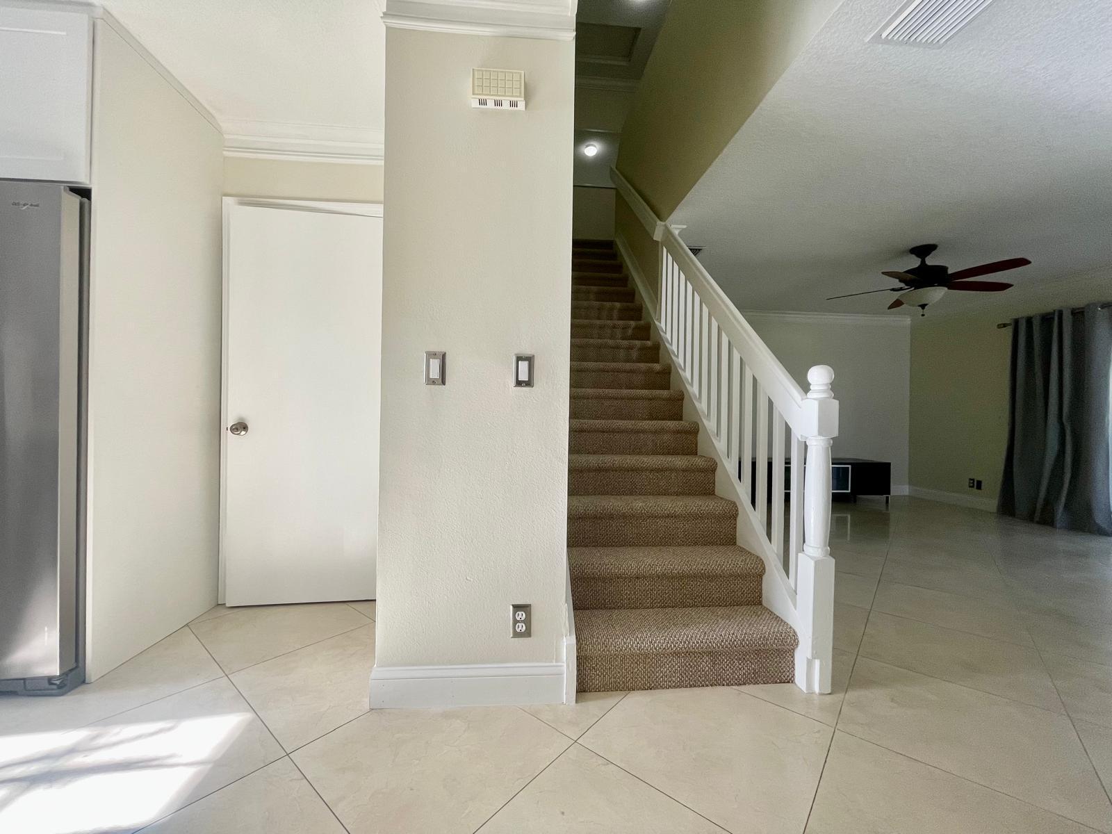 1146 SW 44th Way