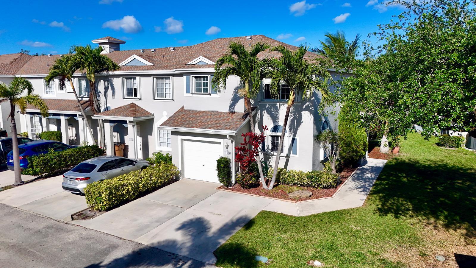 1146 SW 44th Way