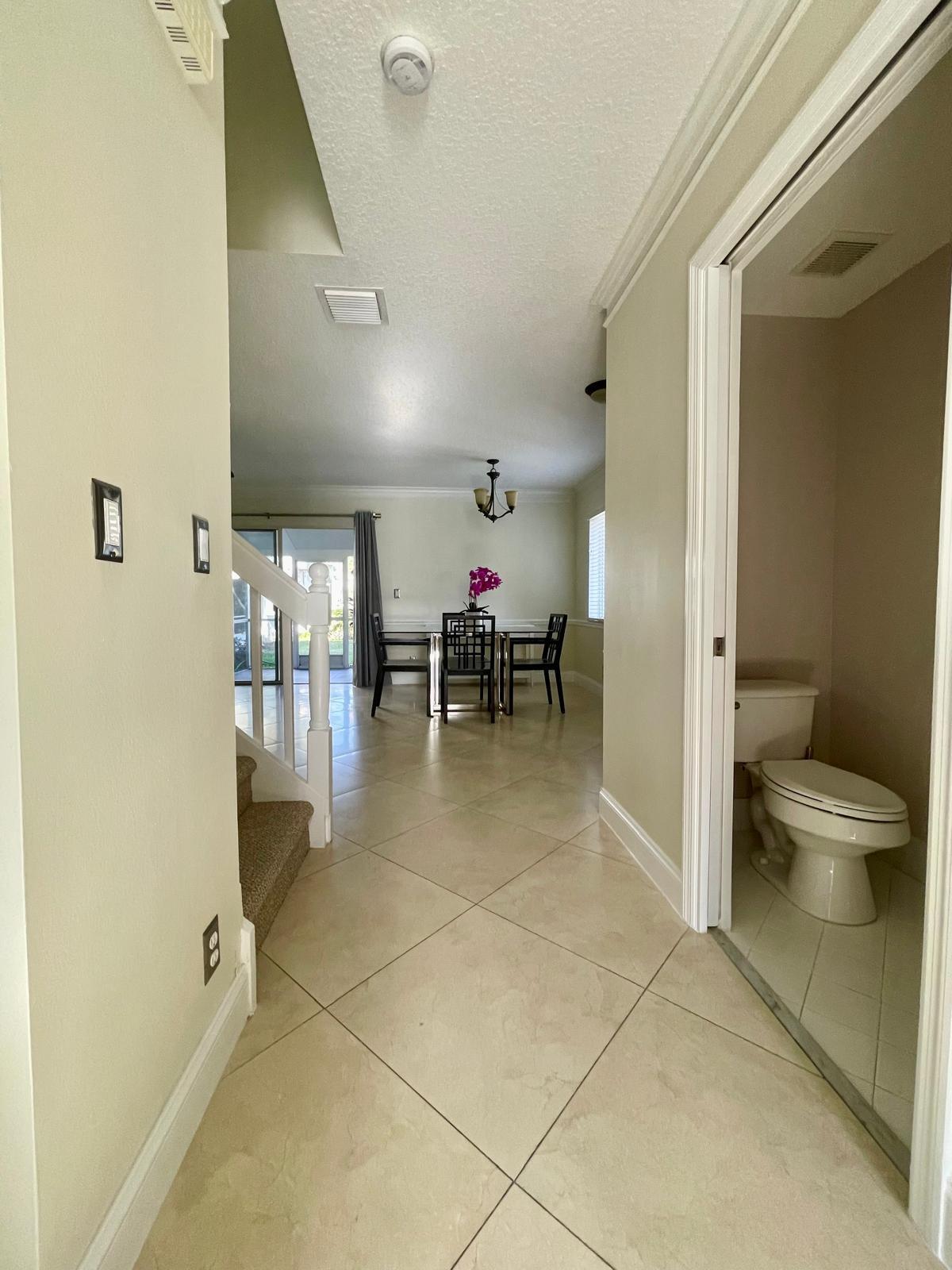 1146 SW 44th Way