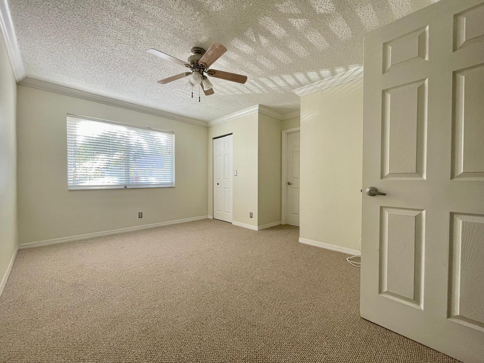 1146 SW 44th Way