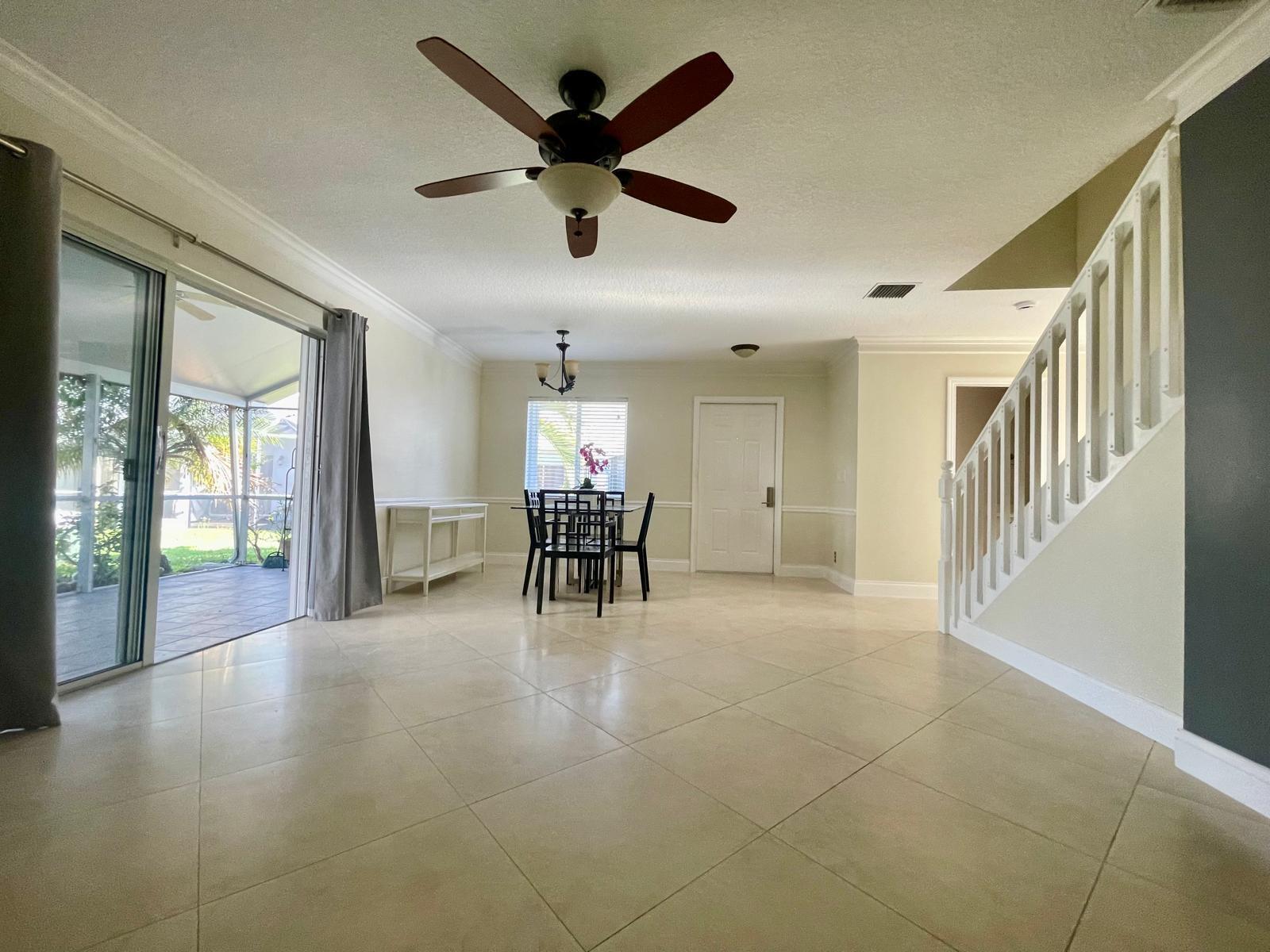 1146 SW 44th Way