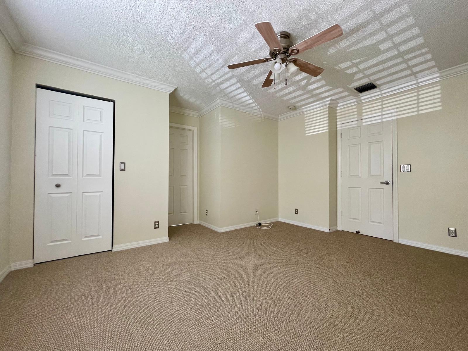 1146 SW 44th Way