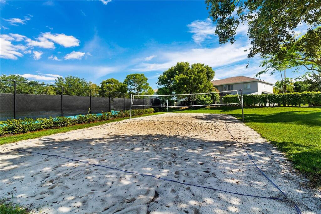1146 SW 44th Way