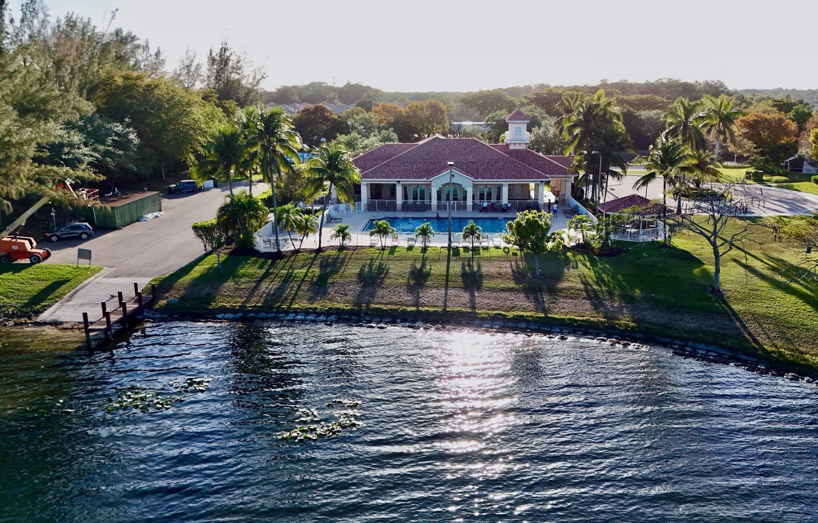 1146 SW 44th Way