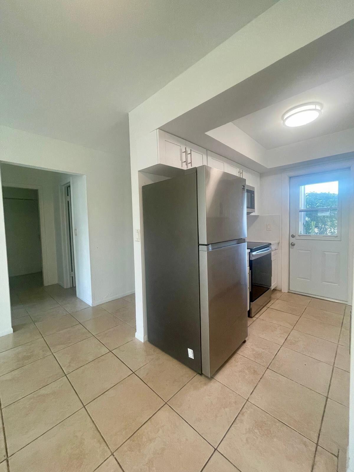 1050 E Sample Road 110