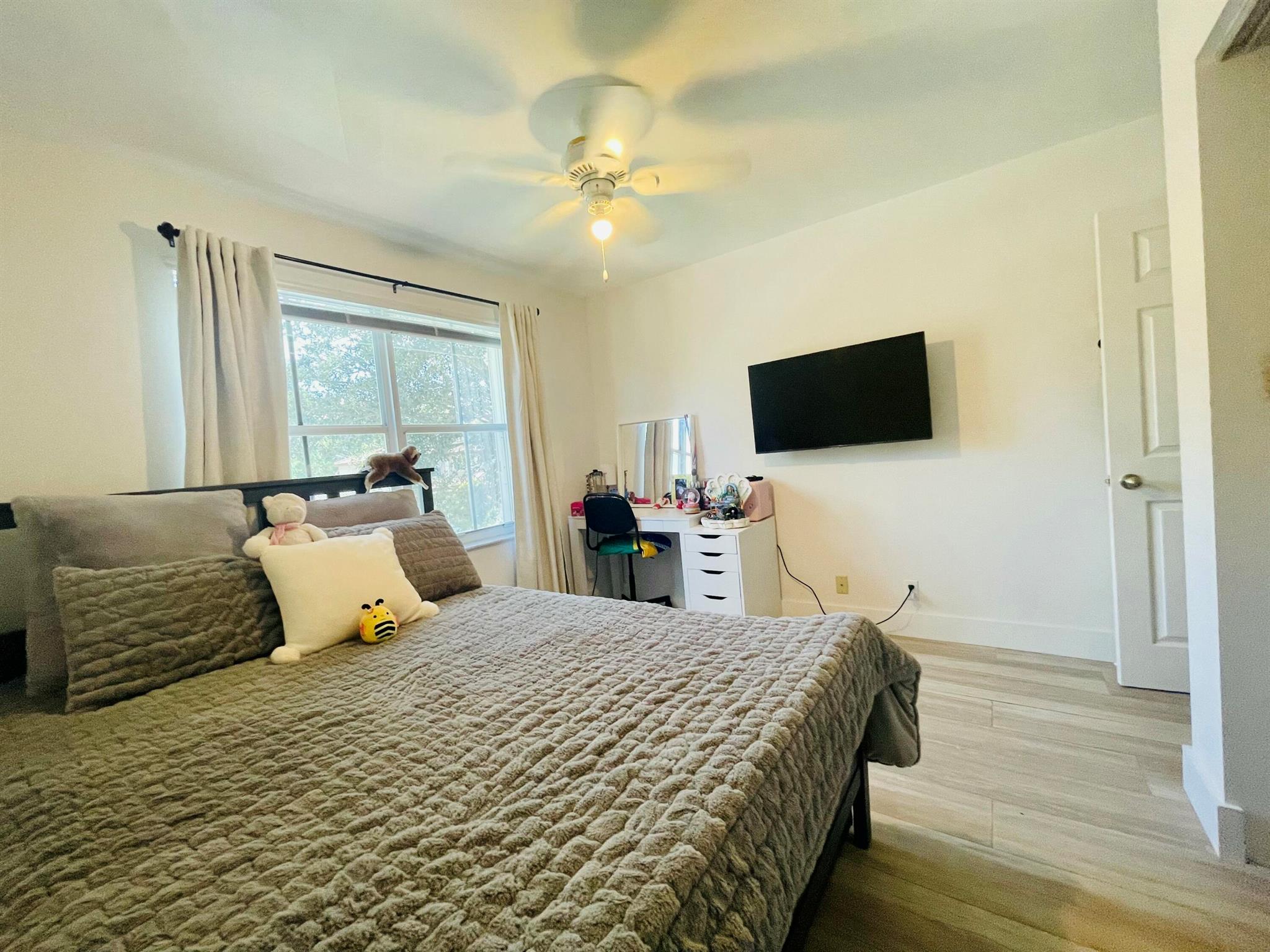 4231 NW 1st Drive