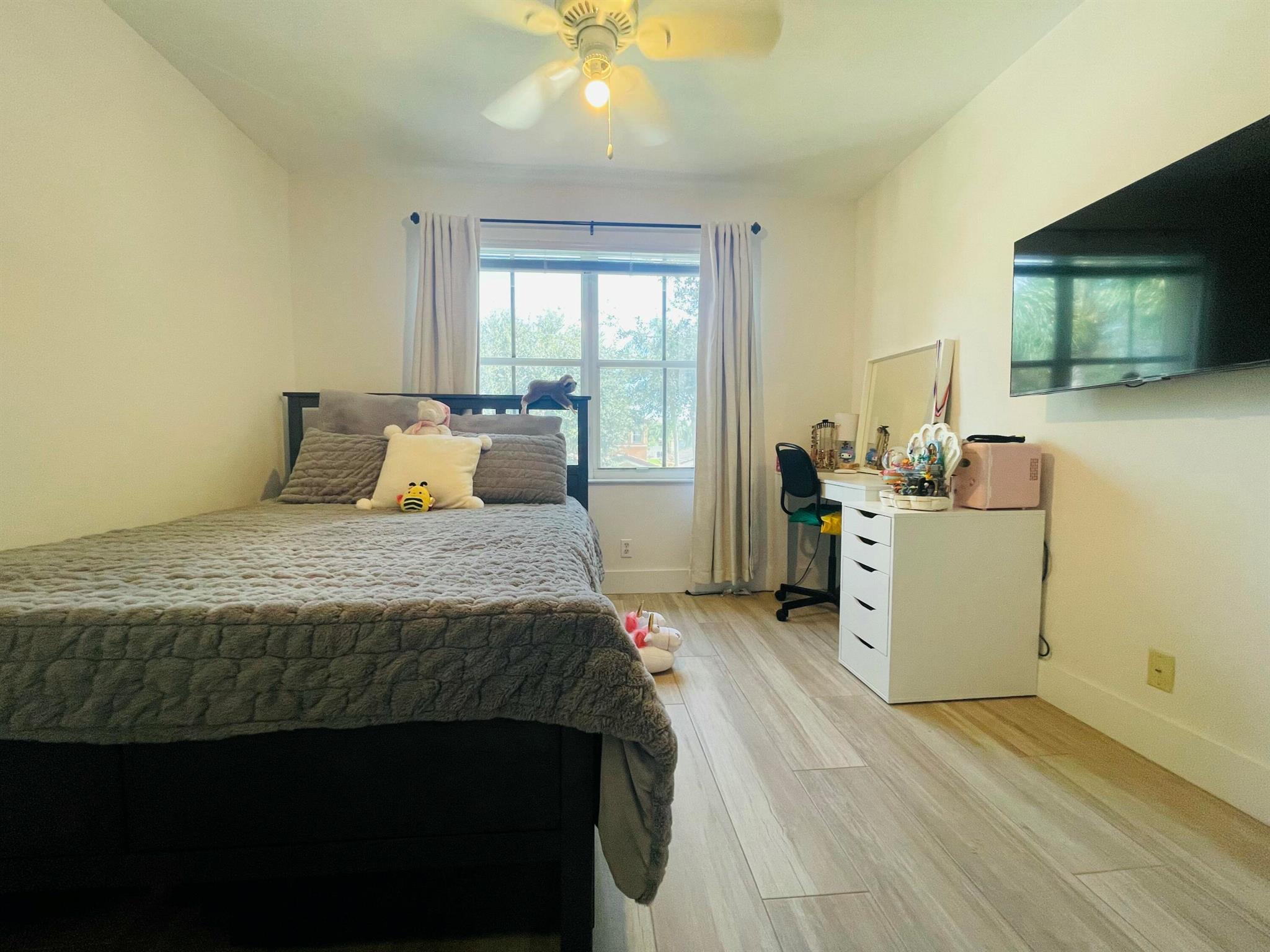 4231 NW 1st Drive