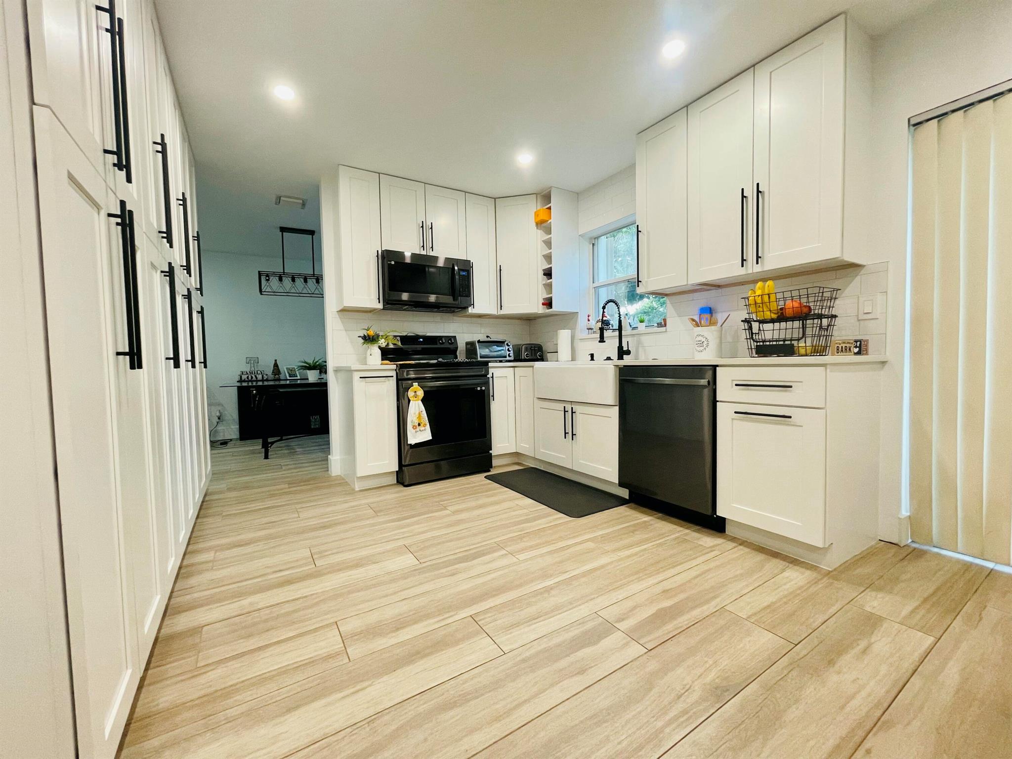 4231 NW 1st Drive