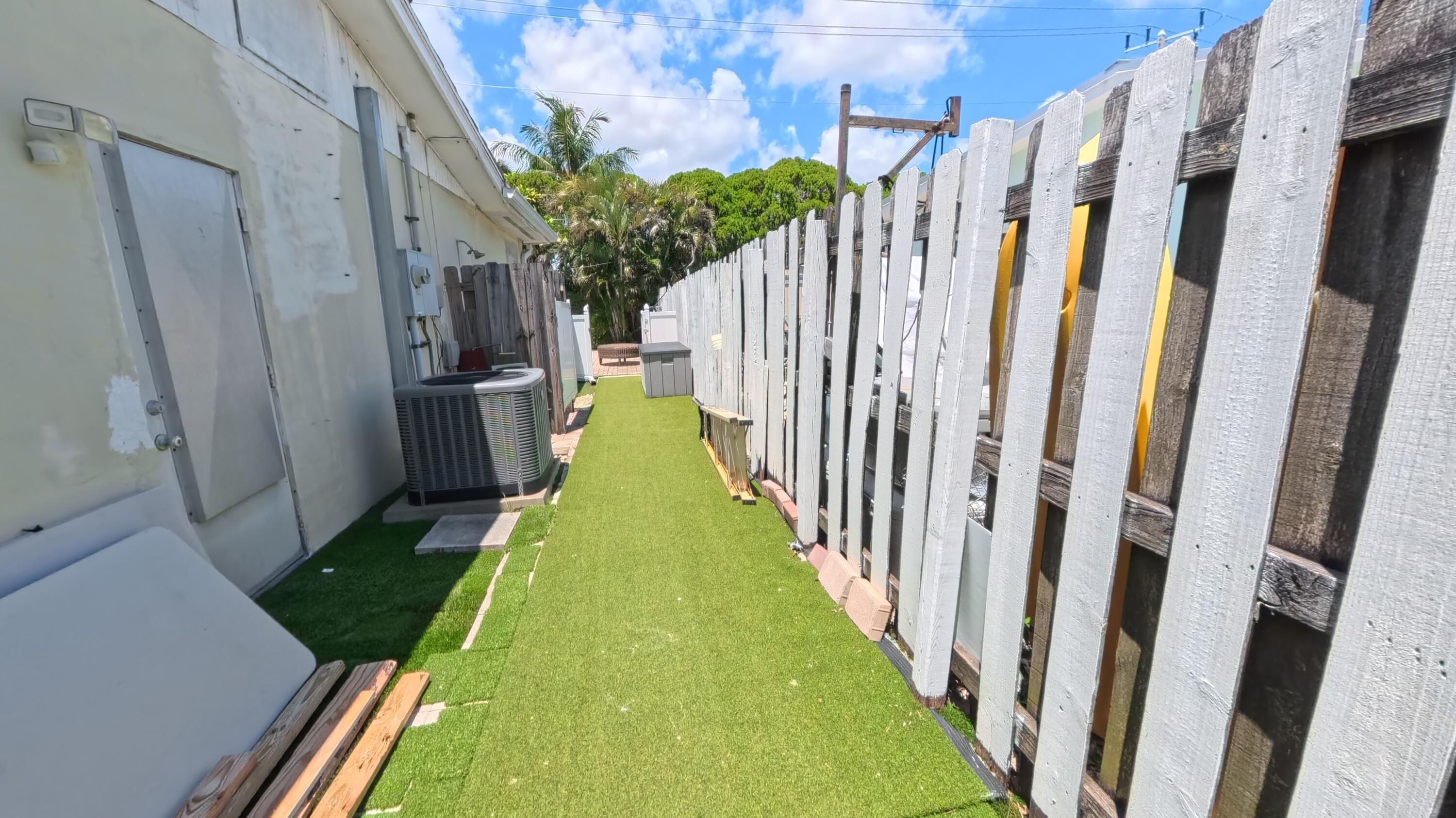 1123 SE 2nd Avenue Avenue