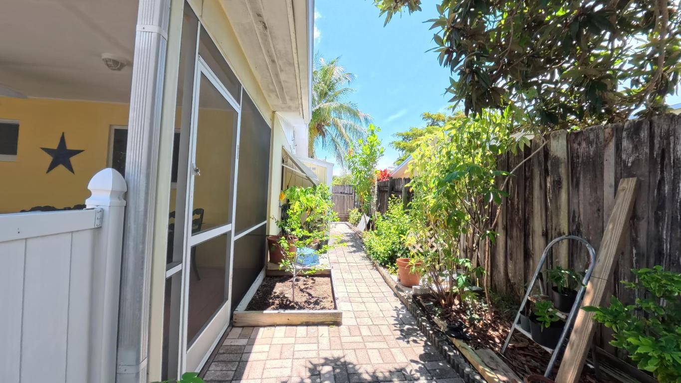 1123 SE 2nd Avenue Avenue