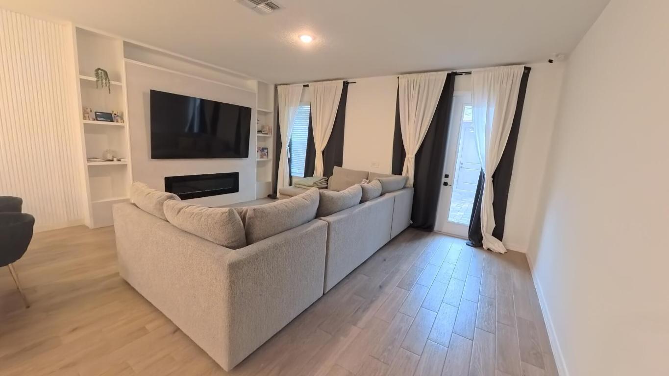 15178 Blue Peacock Lane