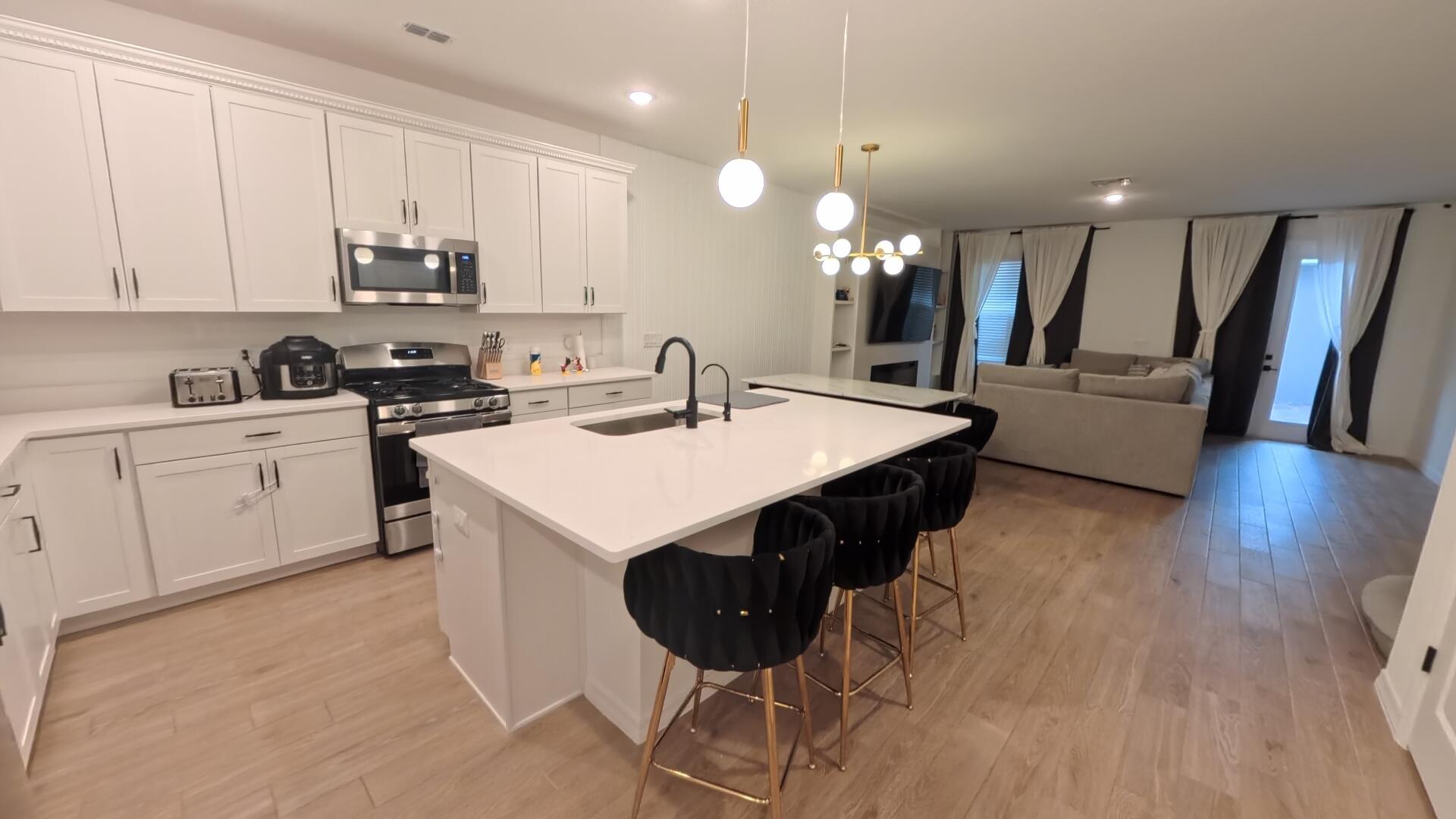 15178 Blue Peacock Lane