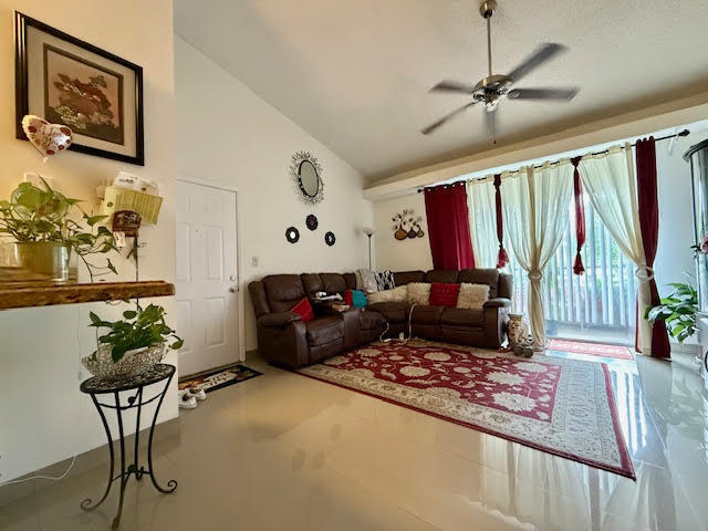 741 Lyons Rd 17201