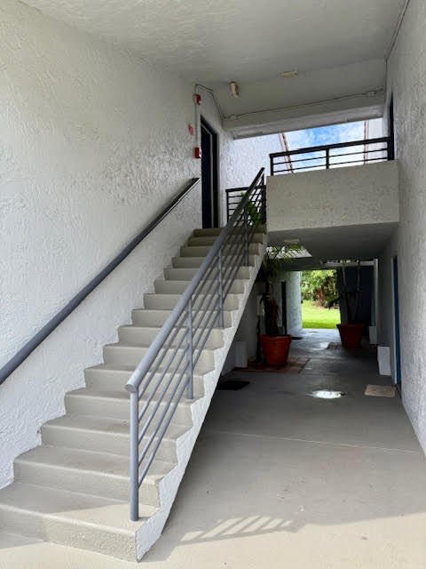 741 Lyons Rd 17201
