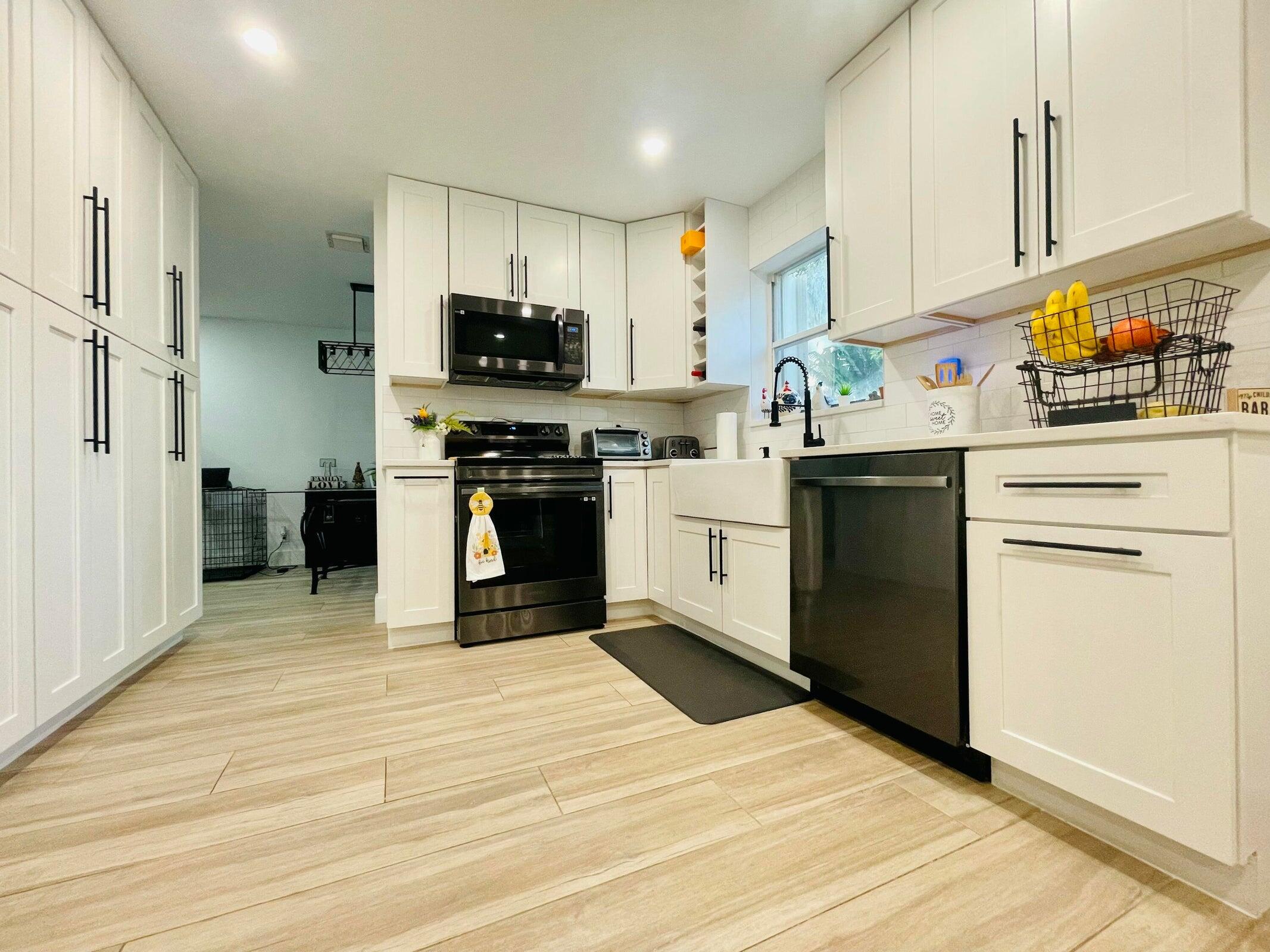 4231 NW 1st Drive
