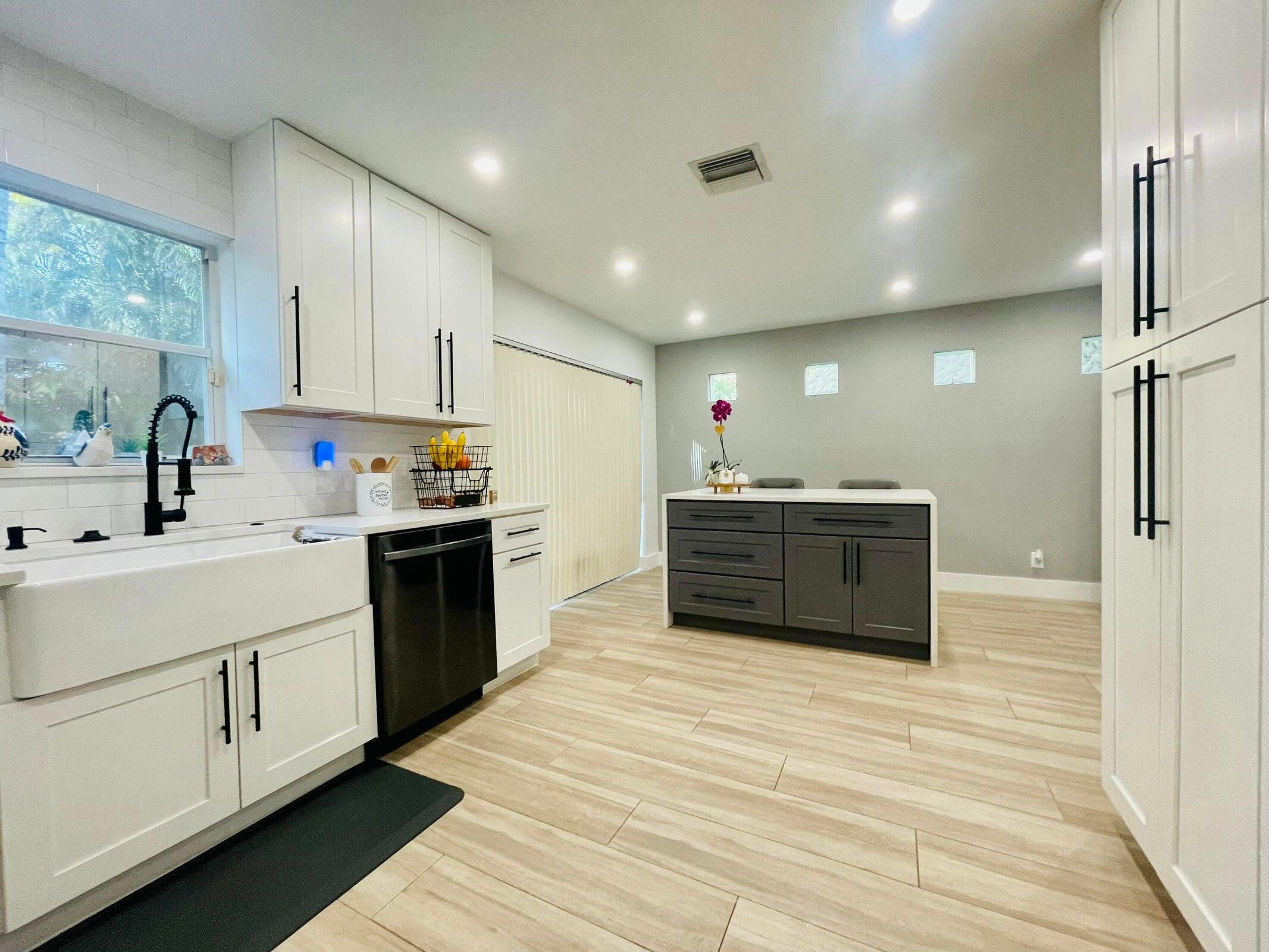4231 NW 1st Drive