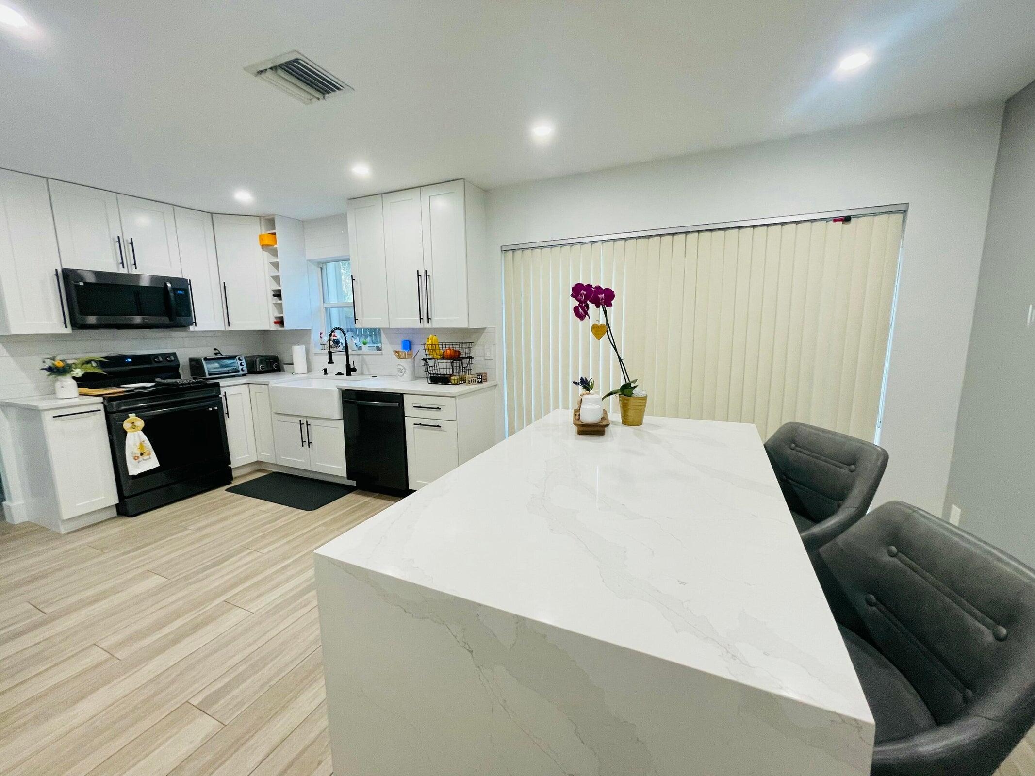 4231 NW 1st Drive