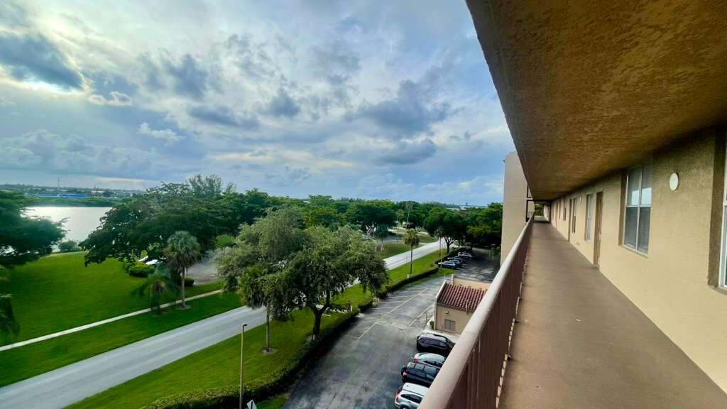 4570 NW 18th Avenue 609