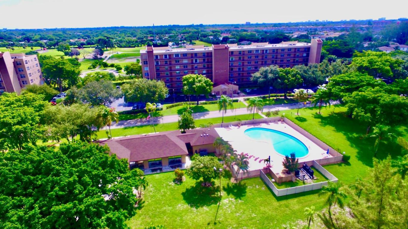 4570 NW 18th Avenue 609