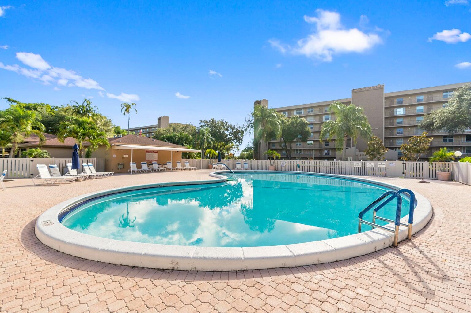 4570 NW 18th Avenue 609