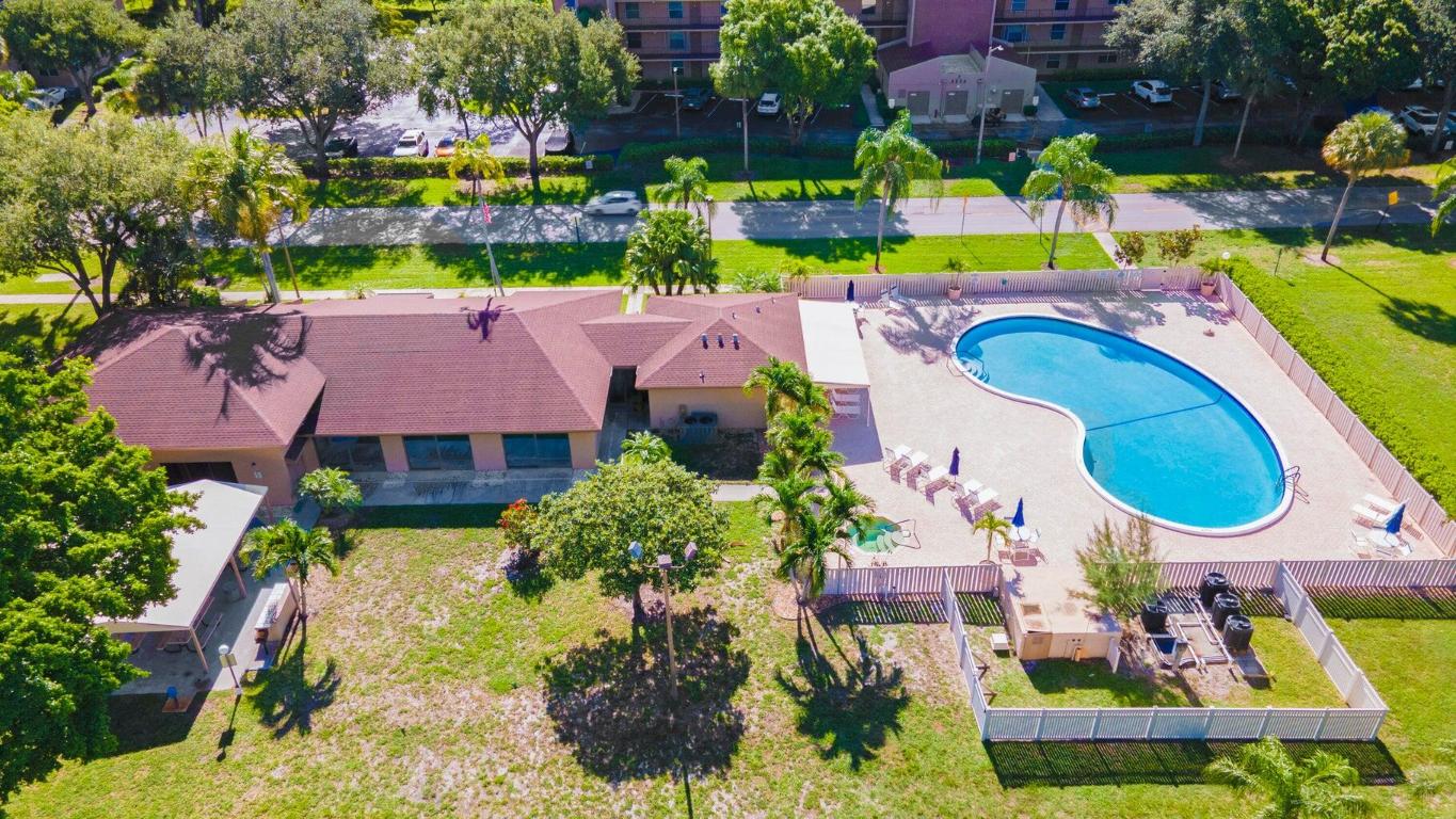 4570 NW 18th Avenue 609