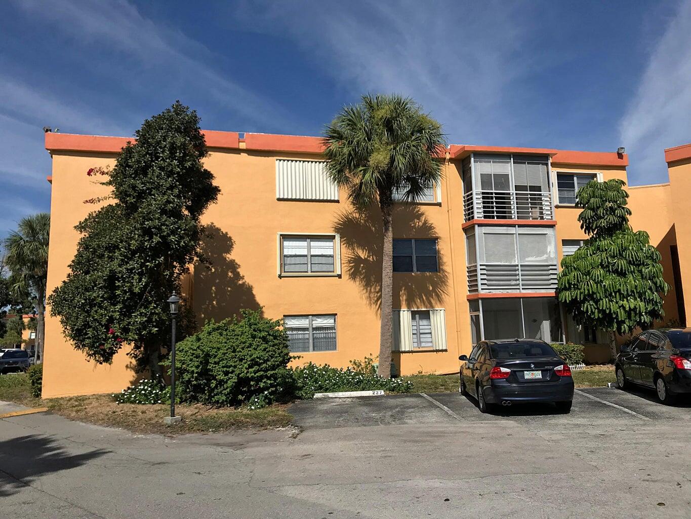 4364 NW 9th Avenue 15-3a, Deerfield Beach Unit: 15-3a