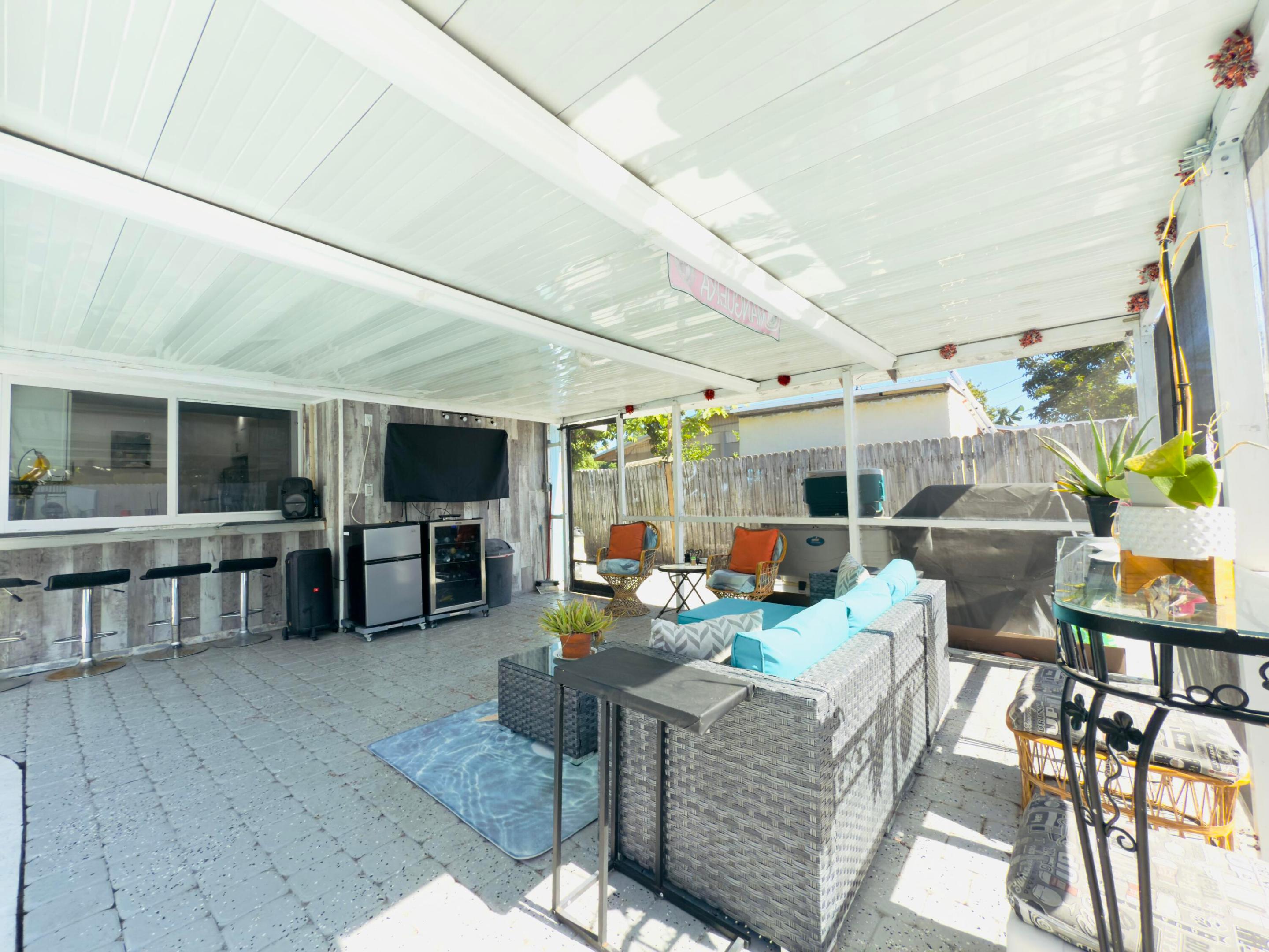 230 NE 25th Street