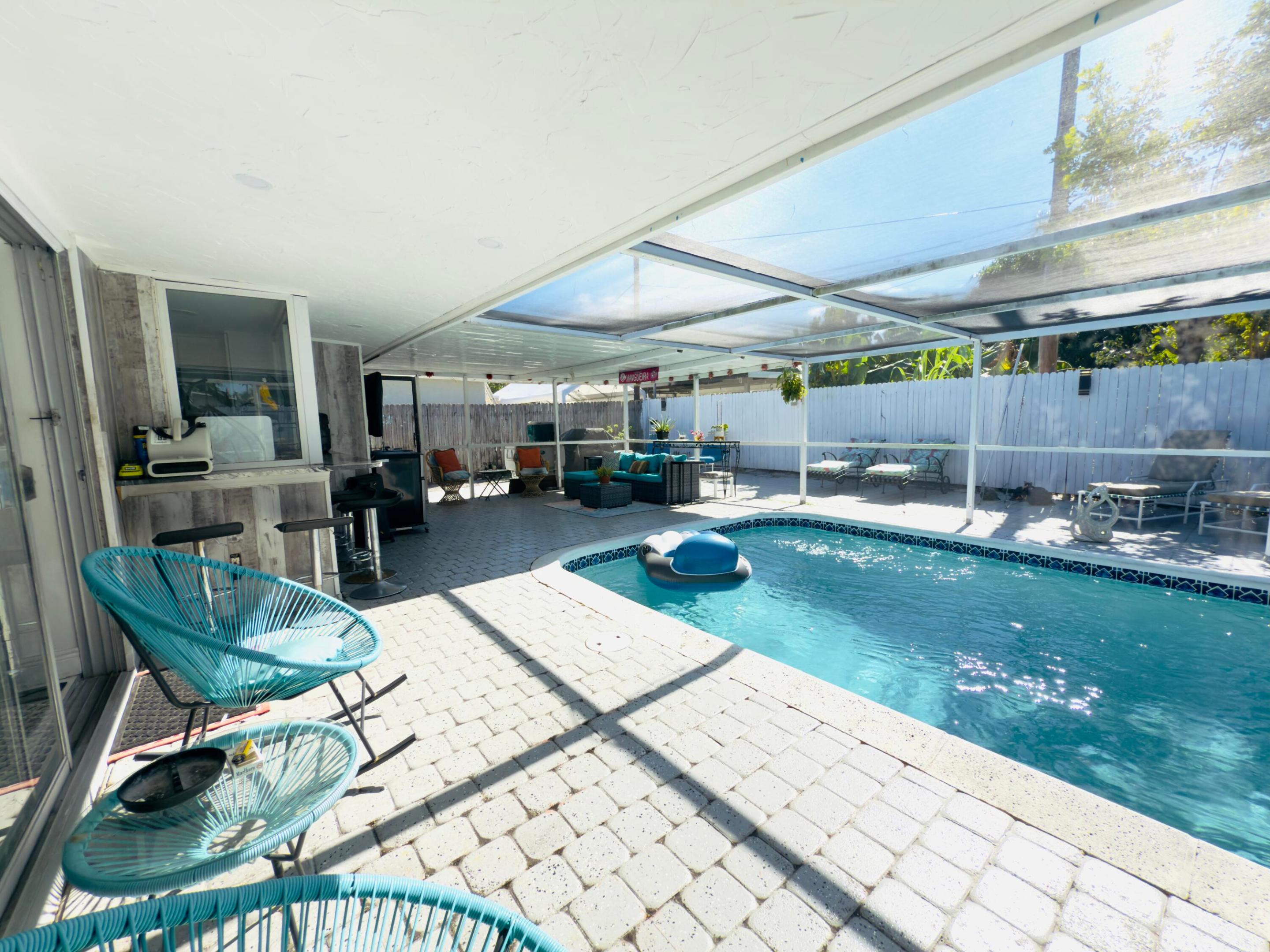 230 NE 25th Street