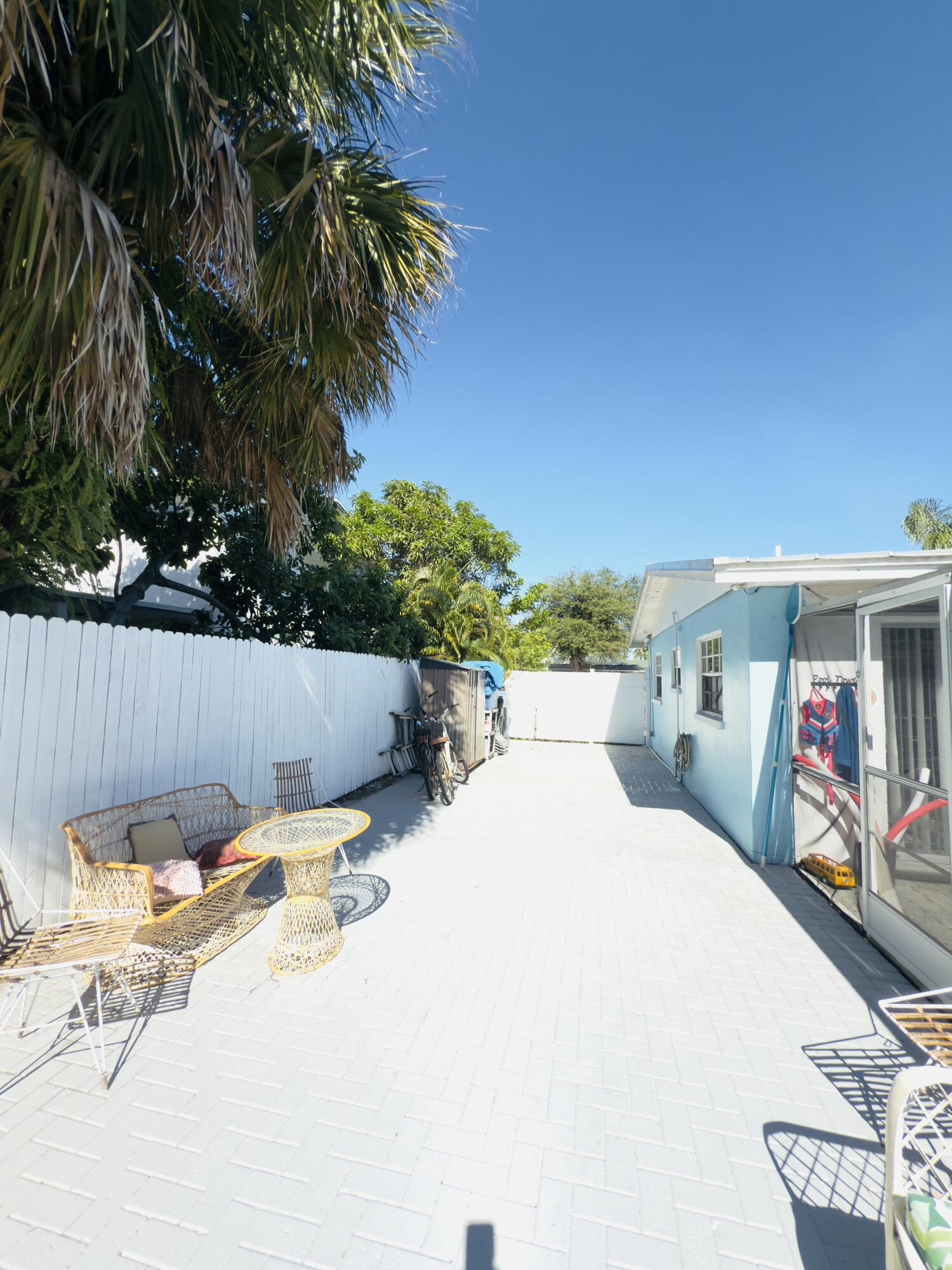 230 NE 25th Street