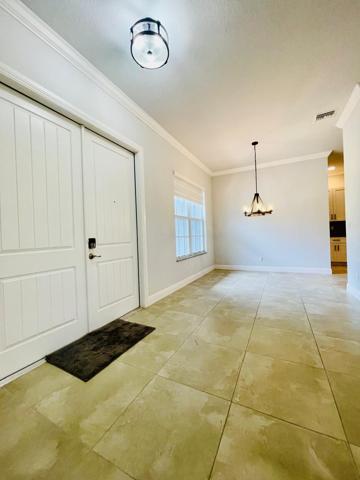 17225 78th Road N