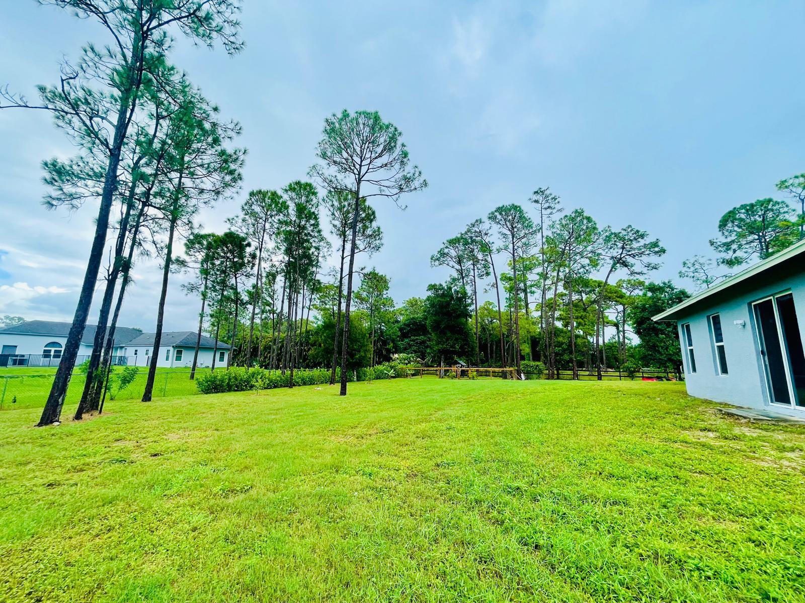 17225 78th Road N