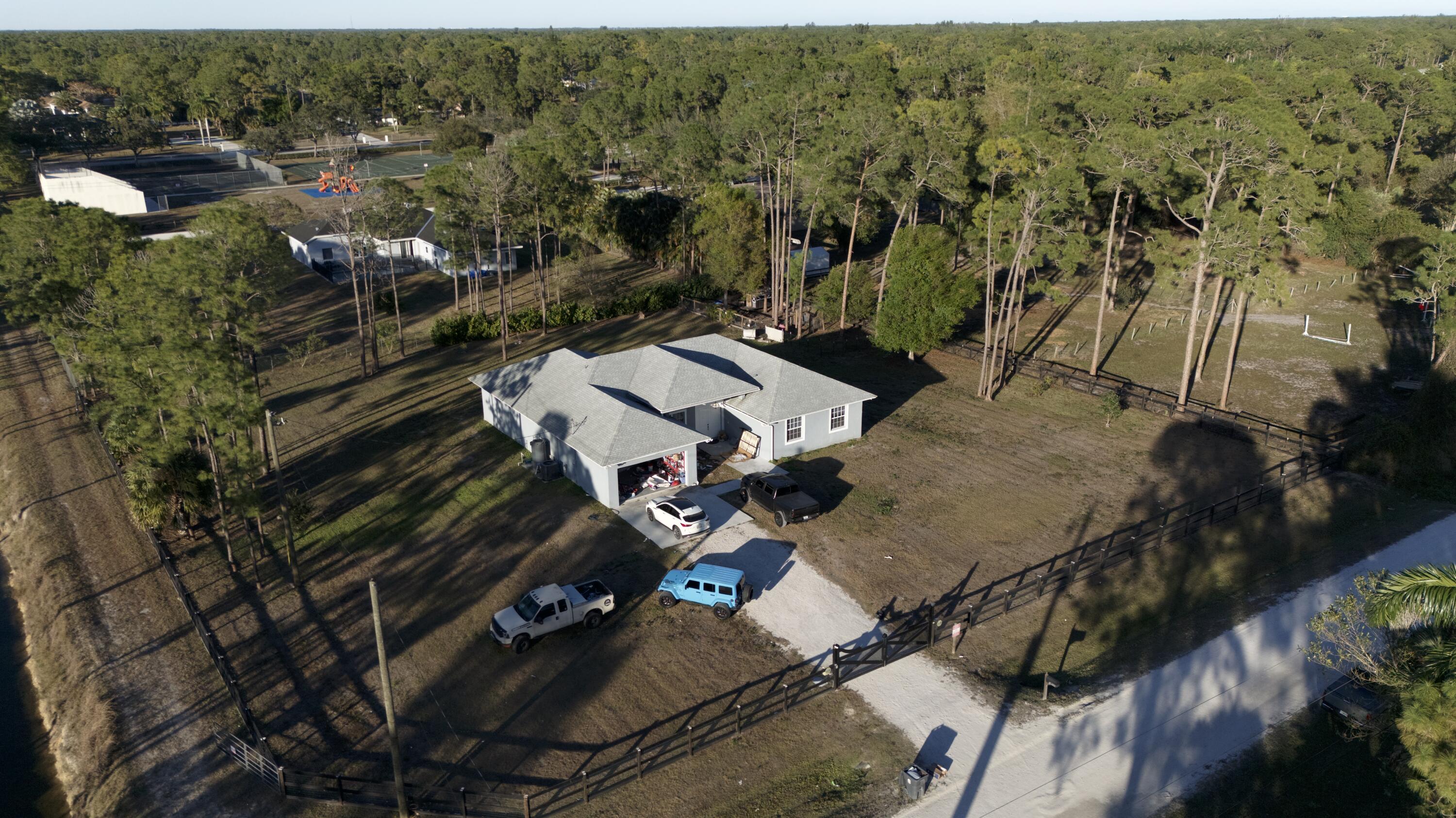 17225 78th Road N