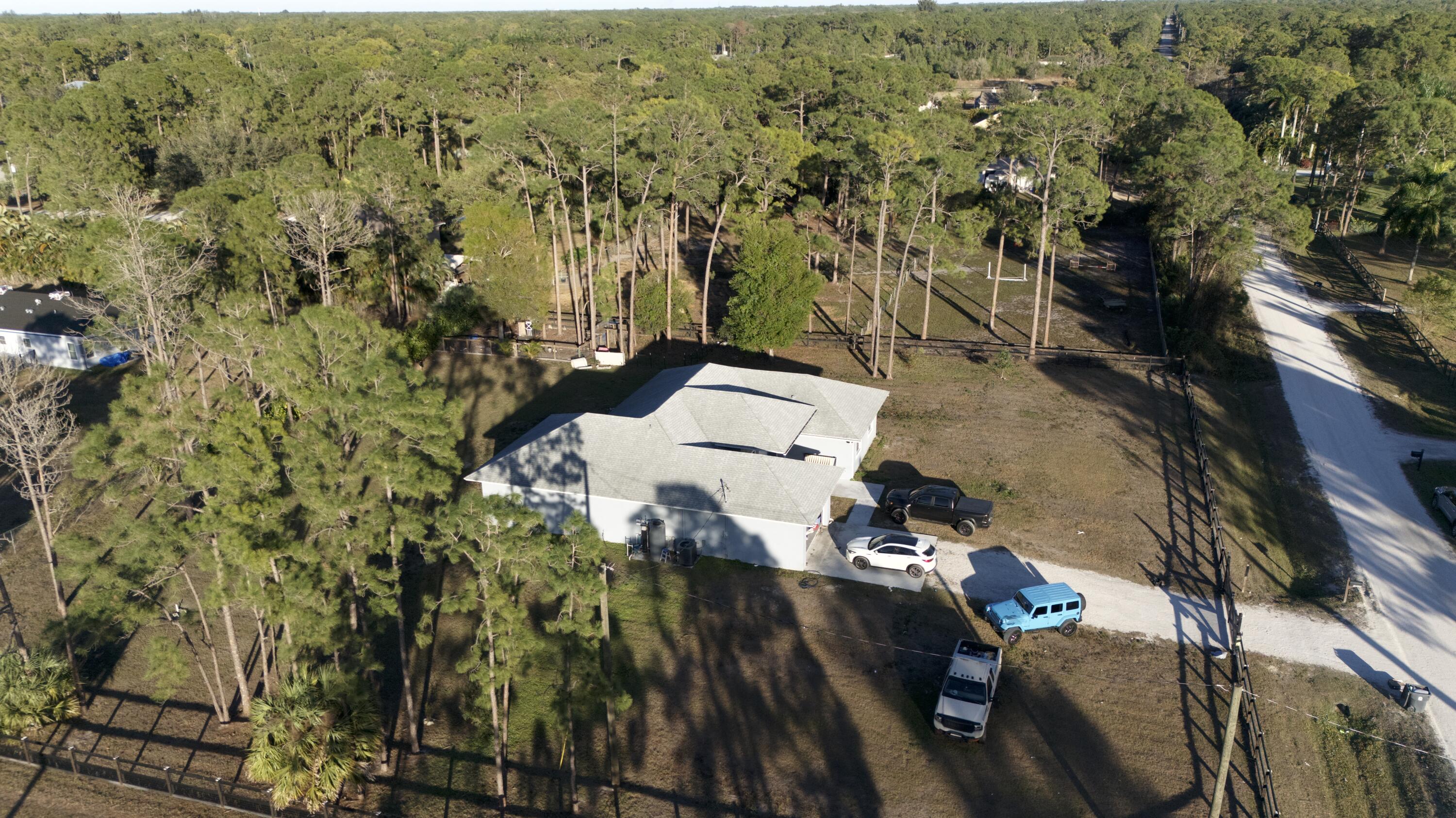 17225 78th Road N